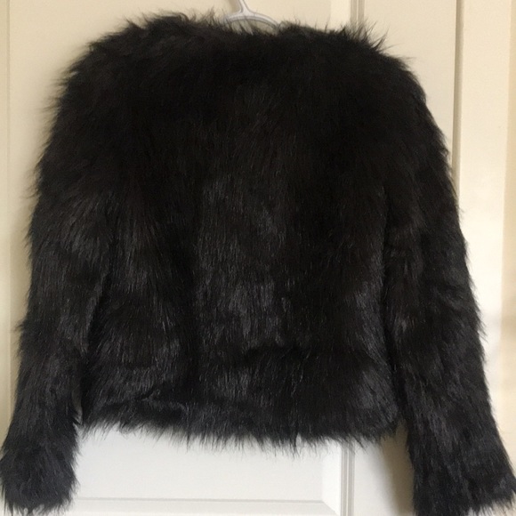 - Faux fur short coat like new - Picture 4 of 7